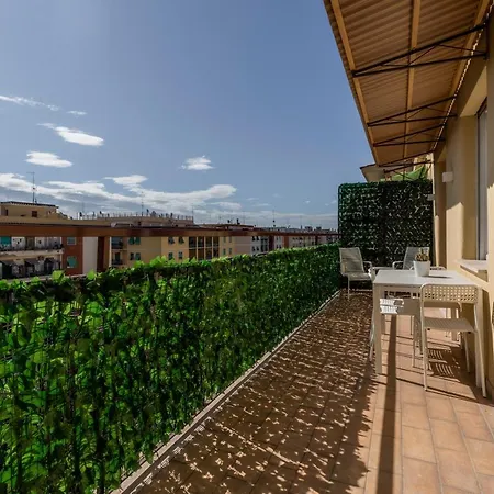 La Dolce - Sunny Penthouse Trastevere Station 100sqm Daire Roma